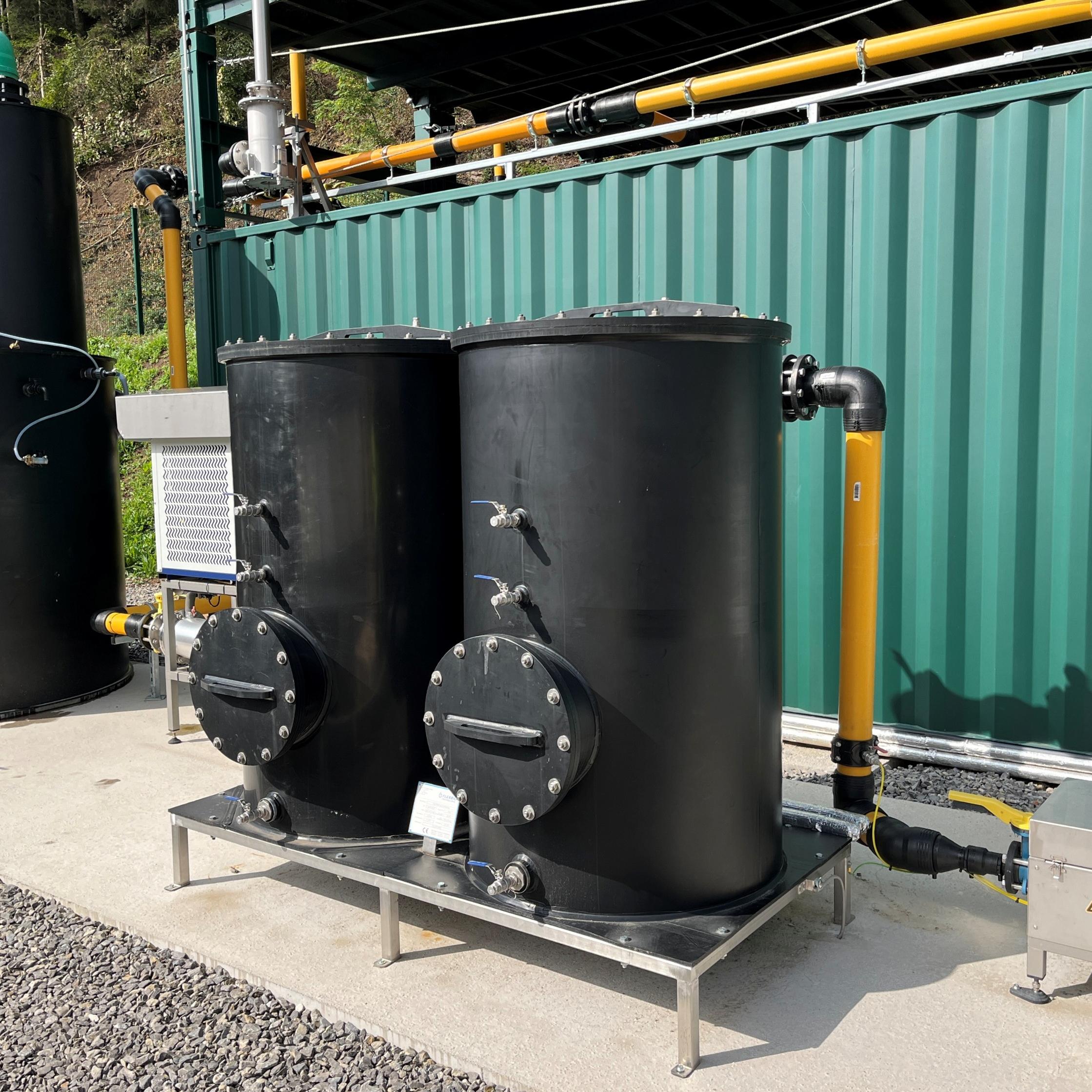 Aktivkohlefilteranlage zur Biogasentschwefelung und Entfernung von Schwefelwasserstoff aus Biogas vor der energetischen Verwertung.
